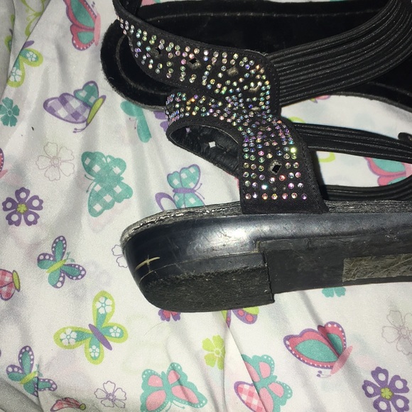 Shoes - Picture 4 of 4